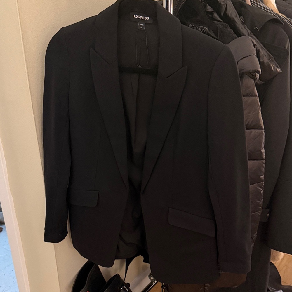 Express Women's Black Blazer